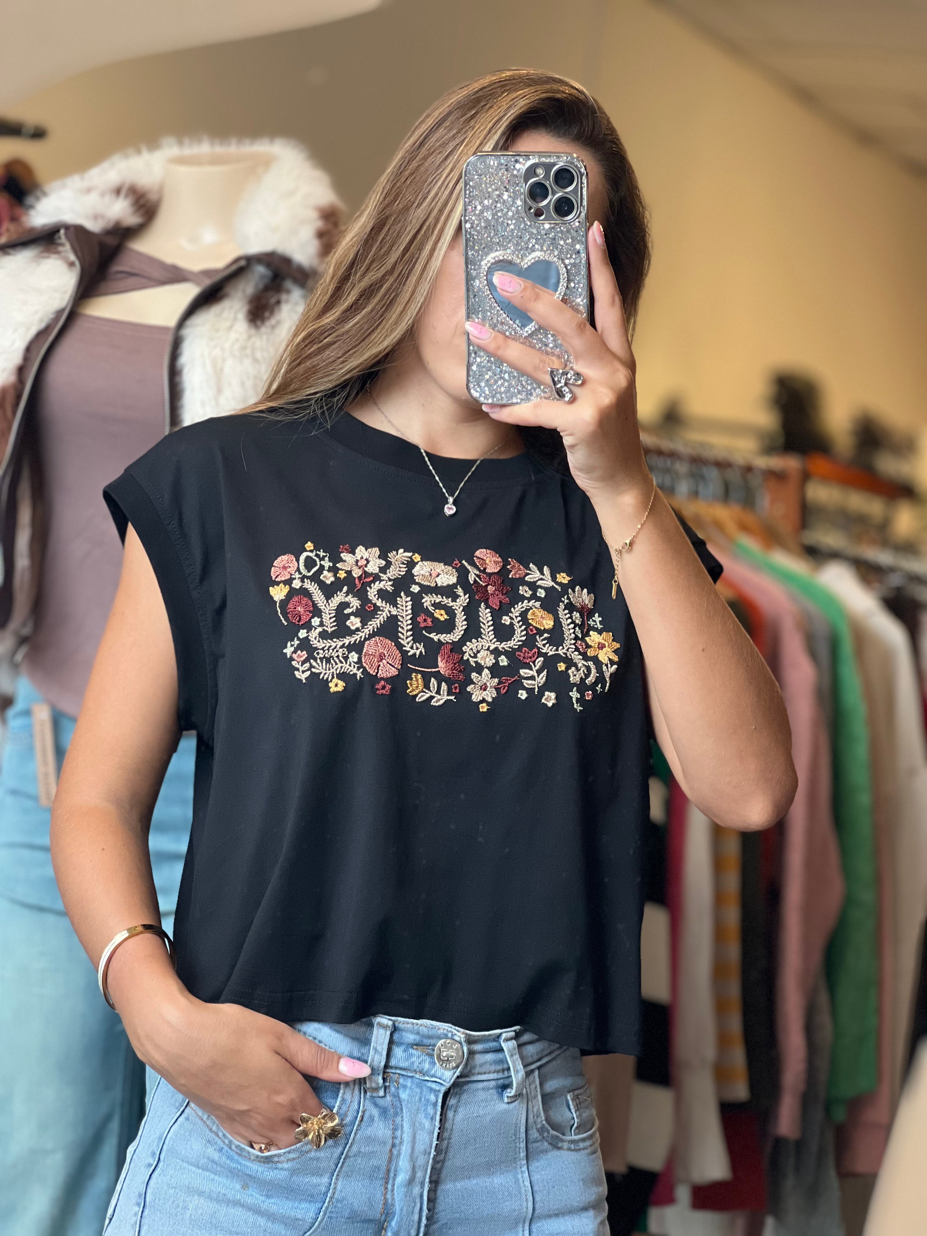 Remera bordada
