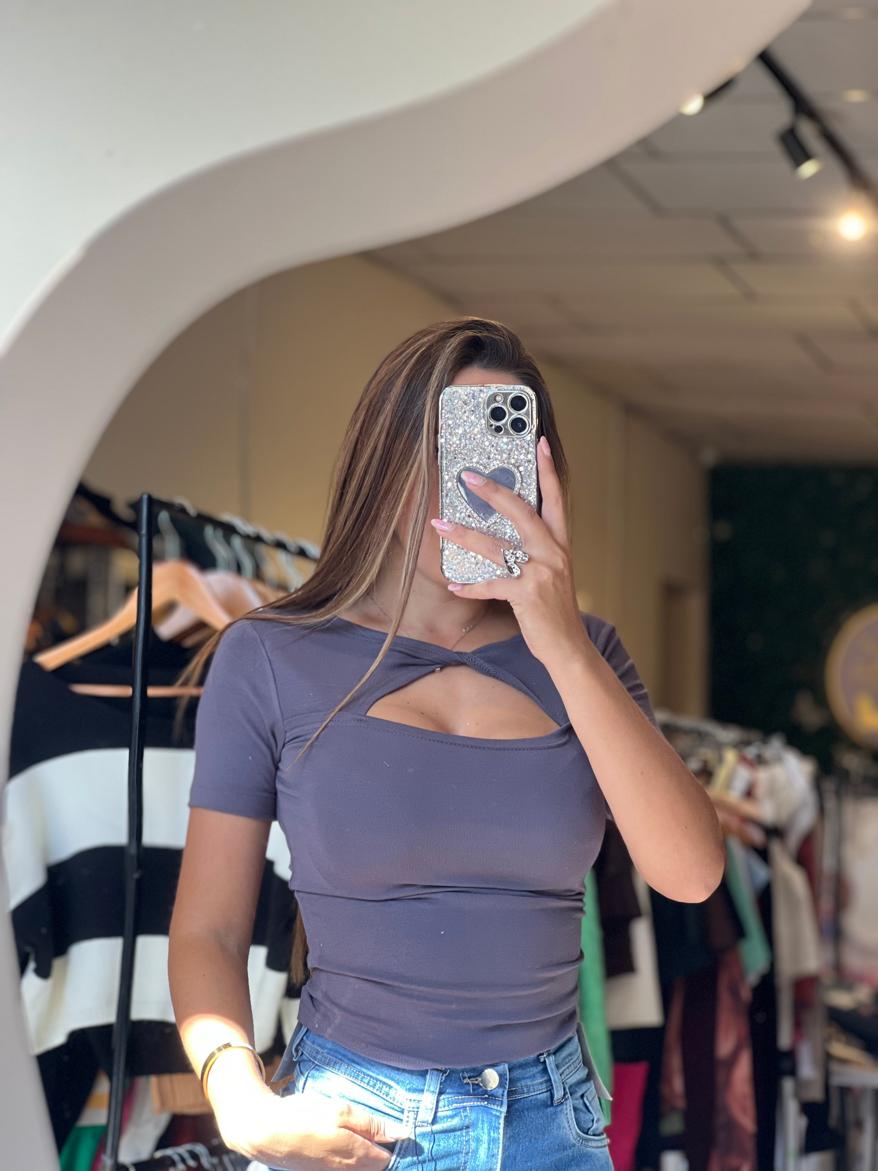 Remera abertura