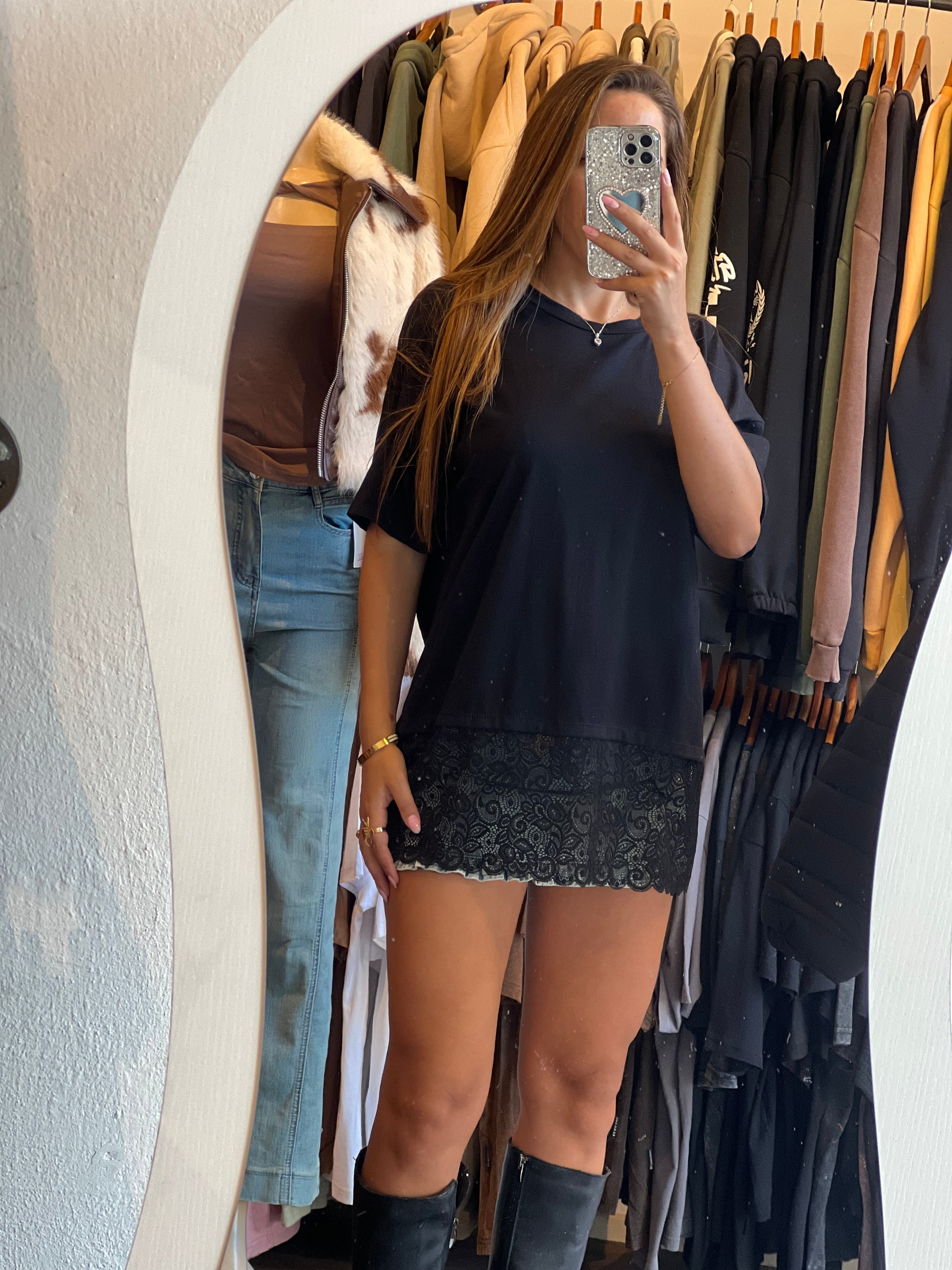 Remera con encaje