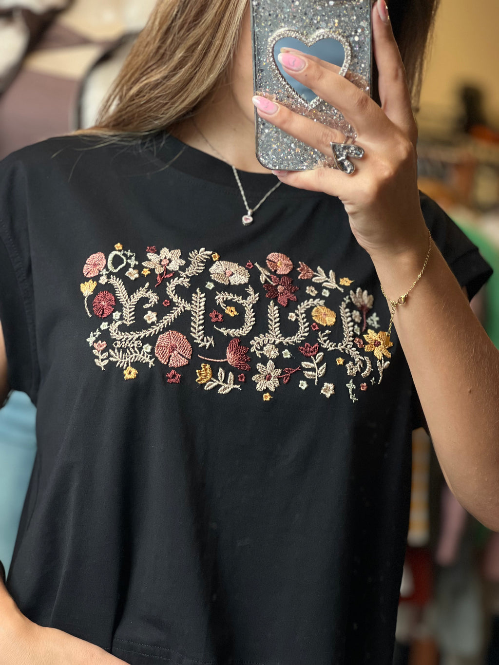 Remera bordada
